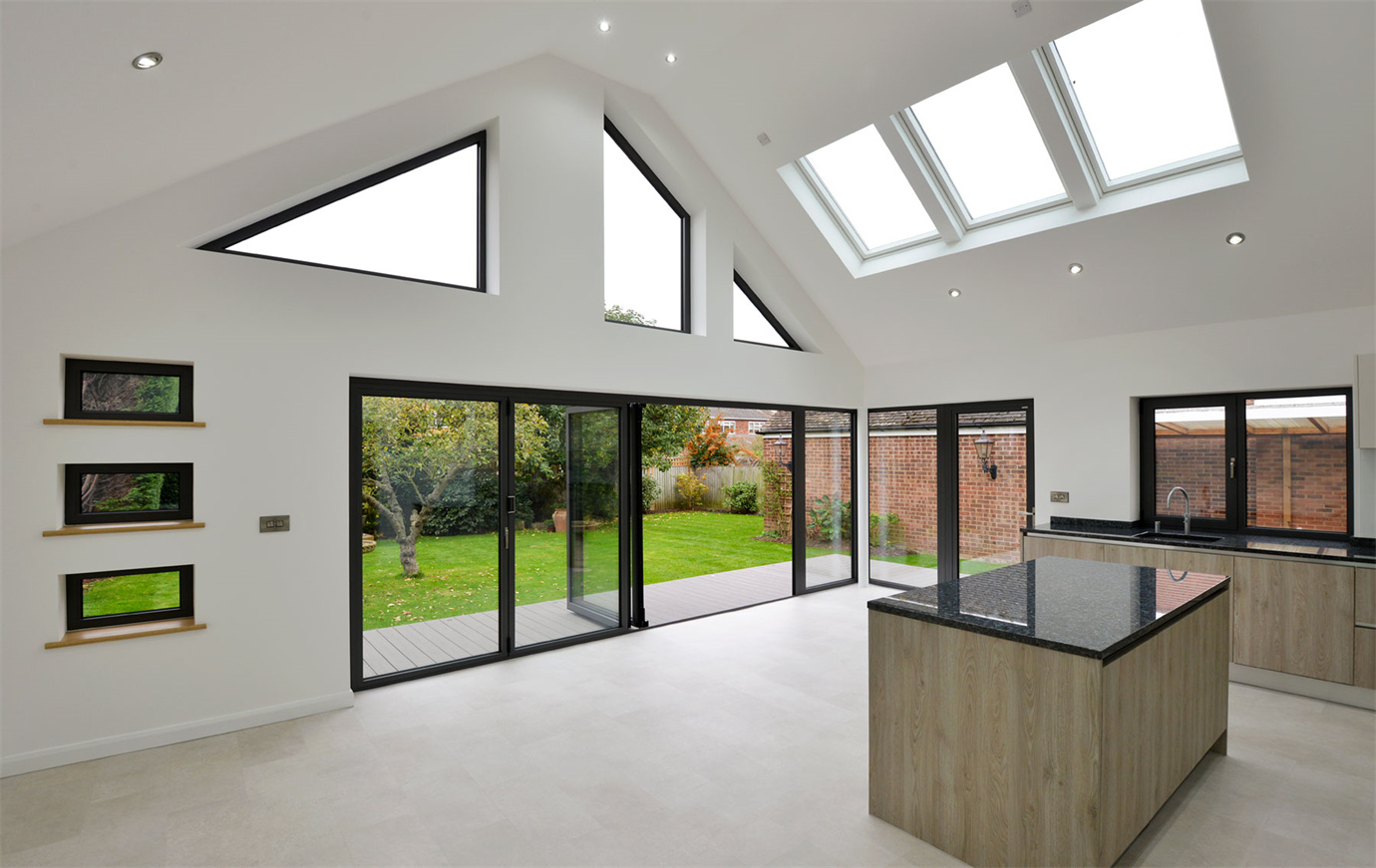 Factory customized villa high end soundproof aluminium casement swing glass door