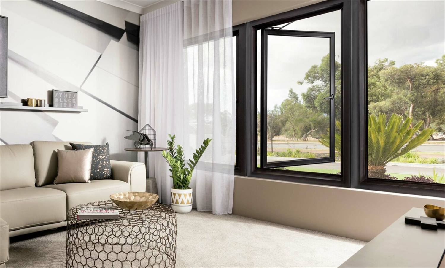 Latest design living room soundproof aluminum tempered glass double casement windows for house