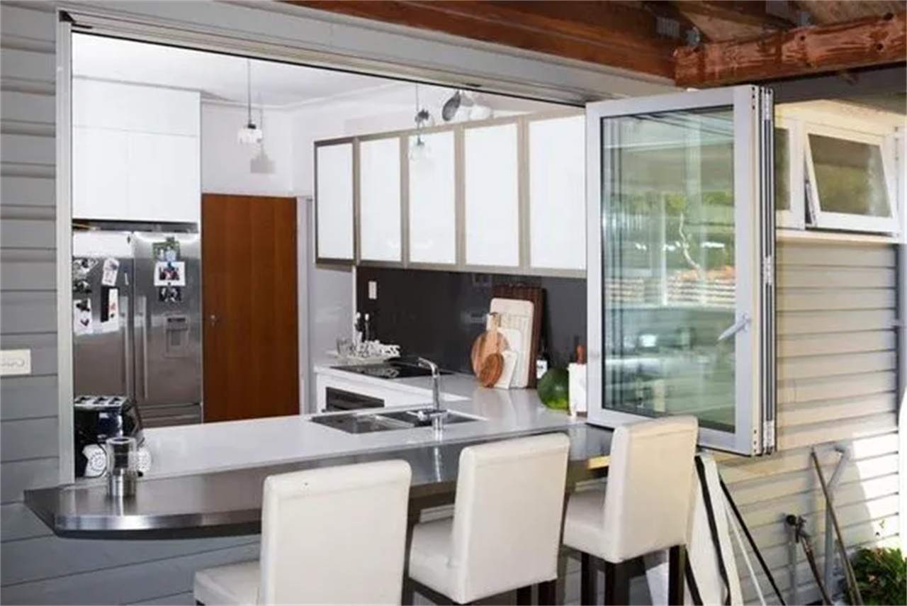 Villa high quality tempered glass soundproof aluminium modern simple folding window