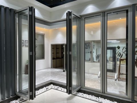 Aluminum Sliding Doors vs. Aluminum Folding Doors: A Comprehensive Comparison